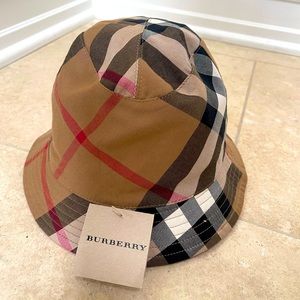 Burberry reversible bucket hat